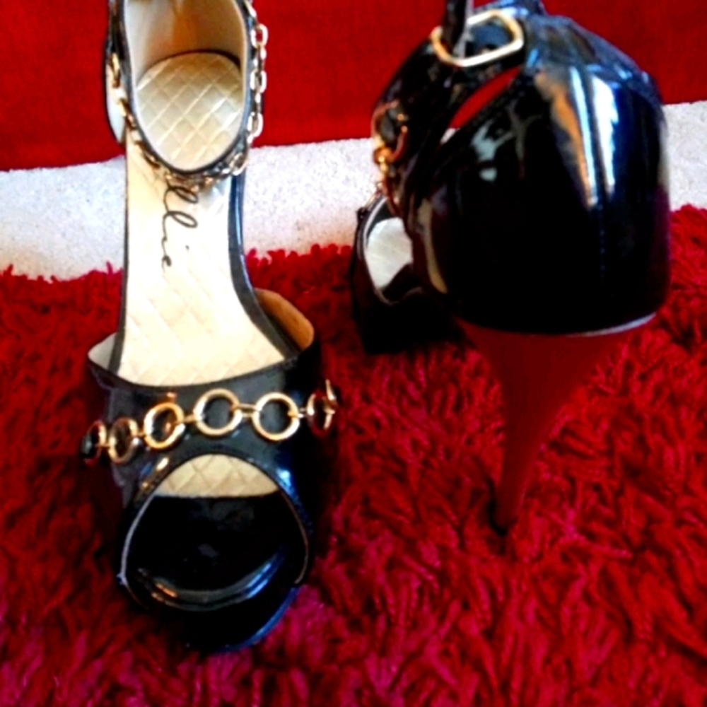 Elle heels